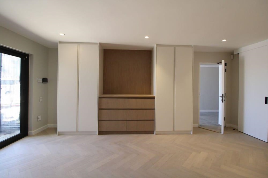 4 Bedroom Property for Sale in Camps Bay Western Cape